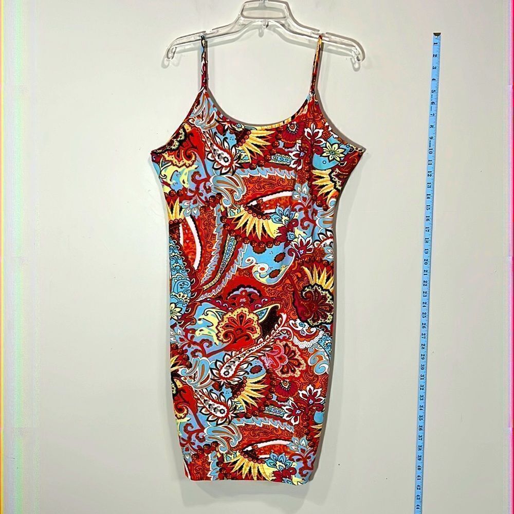 Super Cute Sleeveless Plus Size Dress. Floral/Paisley Print. Size 2X.